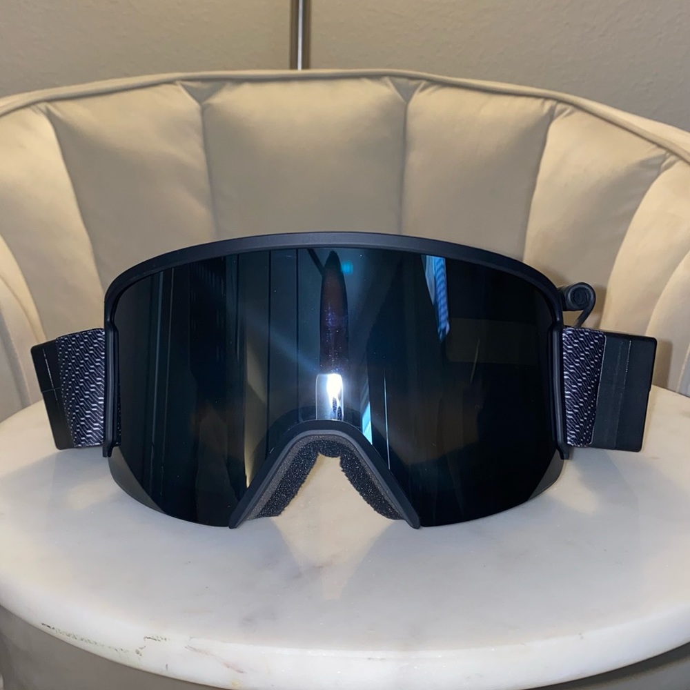 ๐NWT: HEATED SKI GOGGLES TAETRONICS, Anti-Fog Lens, UV Full Protection SABLE - Picture 4 of 12